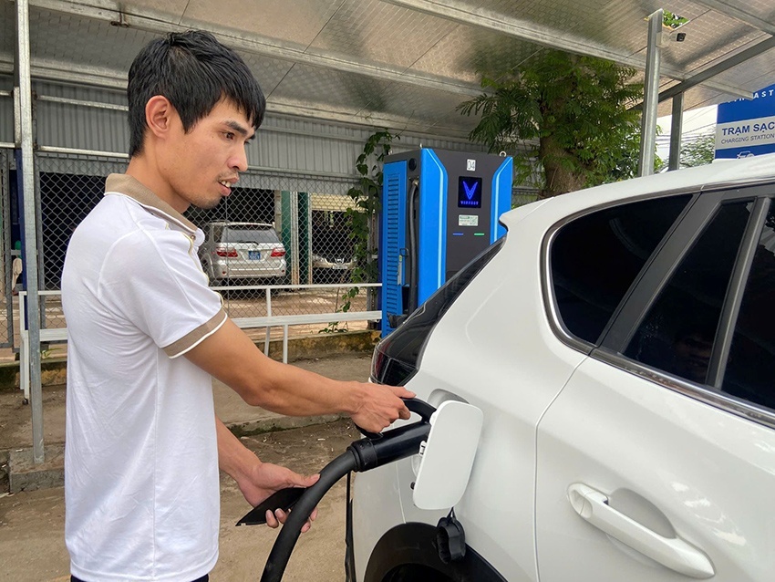Mật độ trạm sạc V Green ở Hà Nội tăng mạnh, người dùng xe điện khen “nhìn đâu cũng thấy trạm sạc”