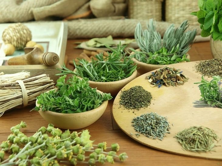 Không phải cứ dùng thuốc nam là tốt