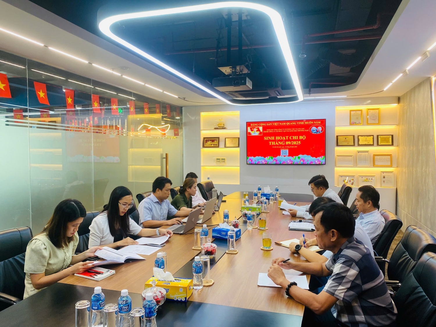 Các Chi bộ PVTrans tập trung đổi mới, tạo động lực hoàn thành mục tiêu 2025 Các Chi bộ PVTrans tập trung đổi mới, tạo động lực hoàn thành mục tiêu 2025