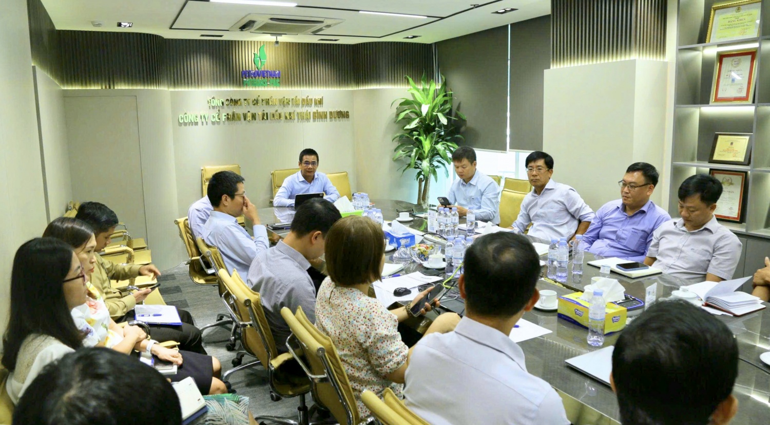 Các Chi bộ PVTrans tập trung đổi mới, tạo động lực hoàn thành mục tiêu 2025 Các Chi bộ PVTrans tập trung đổi mới, tạo động lực hoàn thành mục tiêu 2025