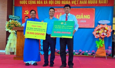 Phân bón Cà Mau dành hơn 3 tỷ đồng trao học bổng năm học mới 2025–2026