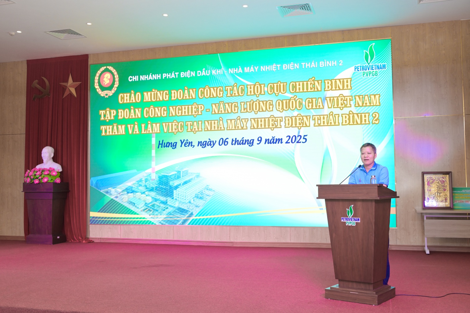 [Chùm ảnh] Hội CCB Petrovietnam thăm Nhà máy Nhiệt điện Thái Bình 2 và Khu lưu niệm Công trình Dầu khí đầu tiên