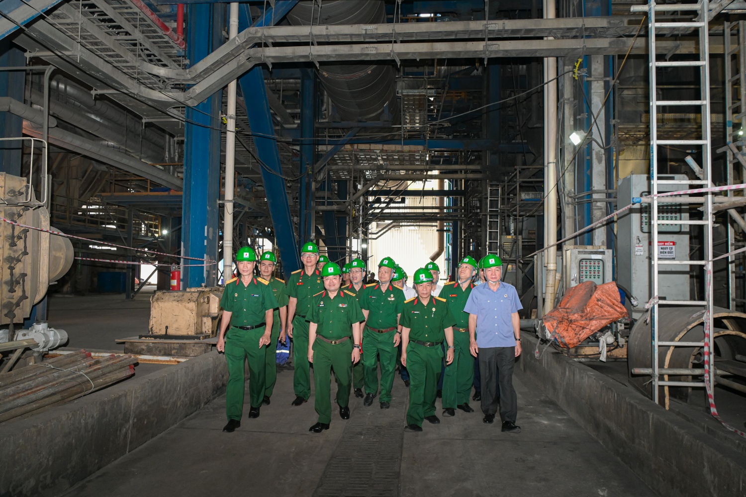 Hội CCB Petrovietnam thăm và làm việc tại NMNĐ Thái Bình 2 - biểu tượng đoàn kết, trách nhiệm và bản lĩnh Petrovietnam Hội CCB Petrovietnam thăm và làm việc tại NMNĐ Thái Bình 2 - biểu tượng đoàn kết, trách nhiệm và bản lĩnh Petrovietnam