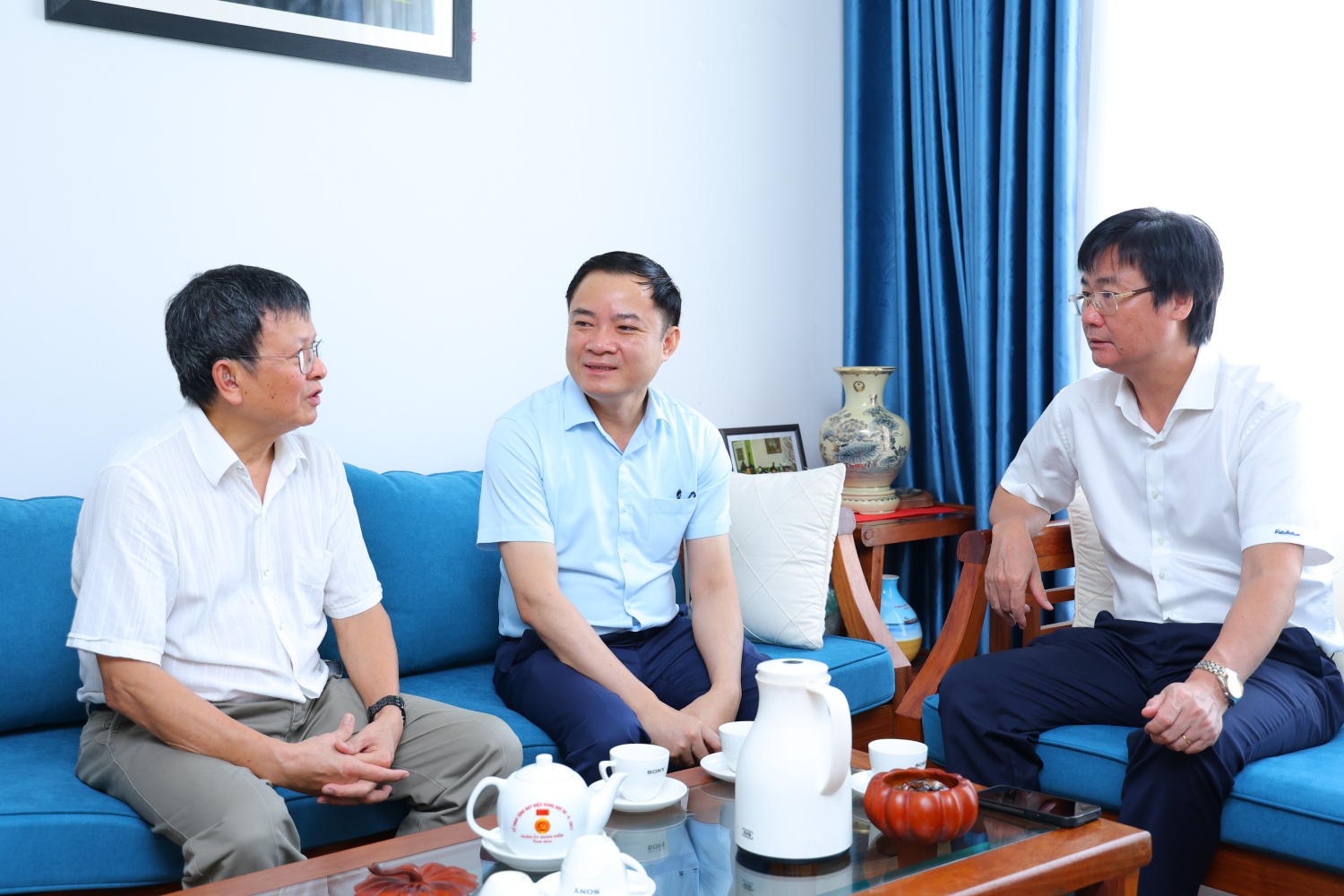 Lãnh đạo Tập đoàn tri ân sâu sắc tới các thế hệ lãnh đạo, người lao động qua các thời kỳ Các thế hệ người Petrovietnam hôm nay gửi lời tri ân sâu sắc tới các thế hệ lãnh đạo, người lao động qua các thời kỳ