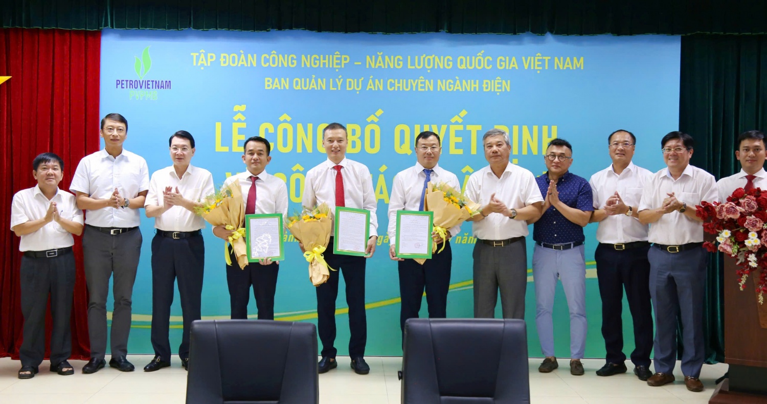 PVPMB công bố và trao Quyết định bổ nhiệm 3 Phó Giám đốc Ban QLDA chuyên ngành Điện PVPMB công bố và trao Quyết định bổ nhiệm 3 Phó Giám đốc Ban QLDA chuyên ngành Điện