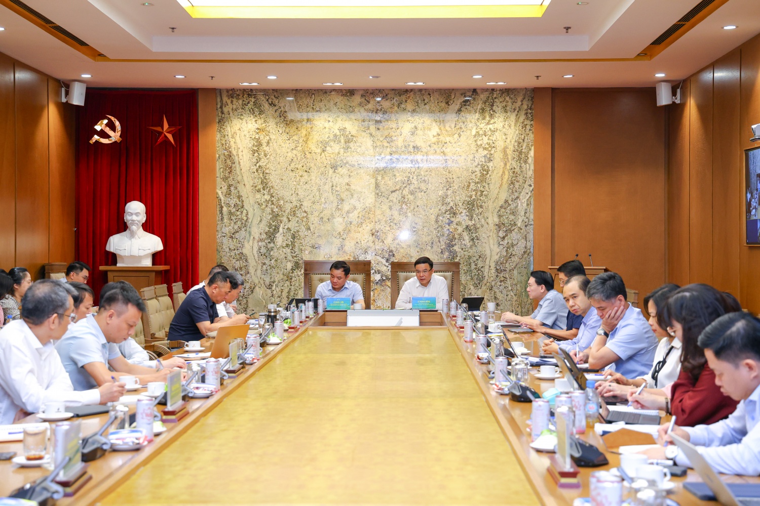 Petrovietnam phấn đấu doanh thu quốc tế đạt 30%, hướng tới Fortune Global 500 vào 2030 Petrovietnam phấn đấu doanh thu quốc tế đạt 30%, hướng tới Fortune Global 500 vào 2030