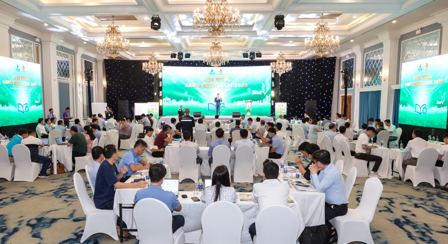 Hội thảo chuyên sâu về ứng dụng AI, GenAI và AI Agent trong khuôn khổ Ngày hội Hội thảo chuyên sâu về ứng dụng AI, GenAI và AI Agent trong khuôn khổ Ngày hội
