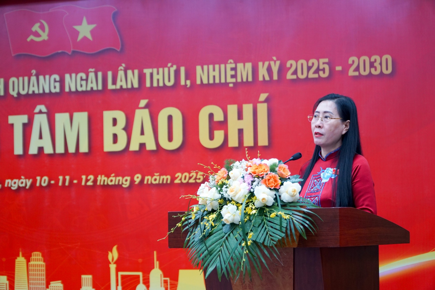 Bà Bùi Thị Quỳnh Vân - Bí thư Tỉnh ủy Quảng Ngãi