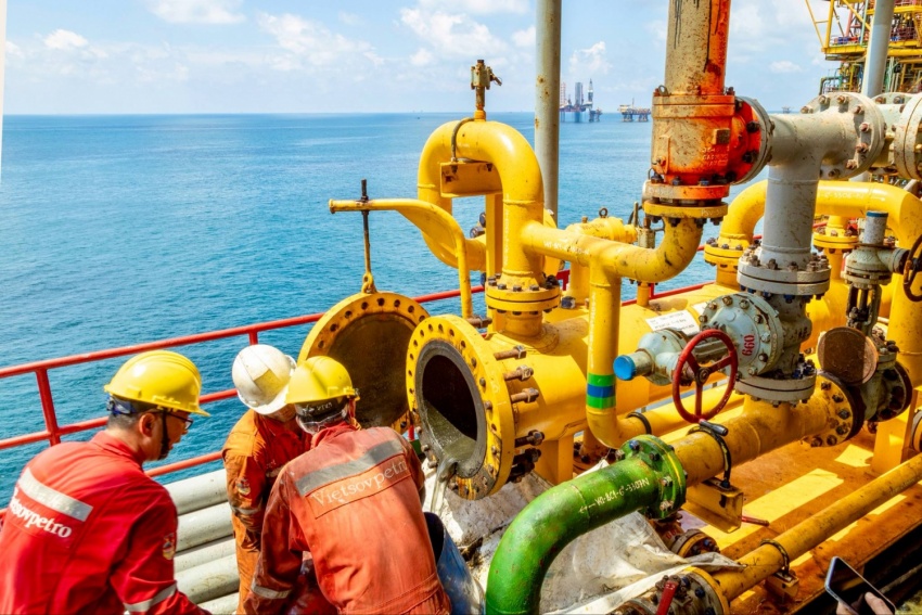 Giàn nén khí Trung tâm (Vietsovpetro) - “Trái tim” của công nghiệp khí Việt Nam Giàn nén khí Trung tâm (Vietsovpetro) - “Trái tim” của công nghiệp khí Việt Nam