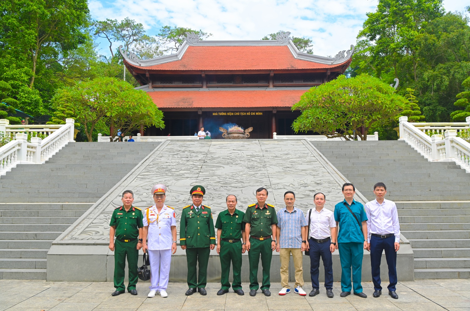 Đoàn Công tác do do đồng chí Phạm Quang Dũng - Ủy viên BTV Trung ương Hội CCB Việt Nam, Ủy viên BTV Đảng ủy, Chủ tịch Hội CCB Petrovietnam làm trưởng đoàn. Tham dự đoàn công tác có đại diện Hội CCB Petrovietnam, Ban chỉ huy Quân sự BMQL&ĐH Petrovietnam; Hội CCB PVChem; Hội CCB Việt Nam-Campuchia; Ban Chỉ huy Quân sự phương Giảng Võ; Trường Văn hóa Nghệ thuật Quân đội.