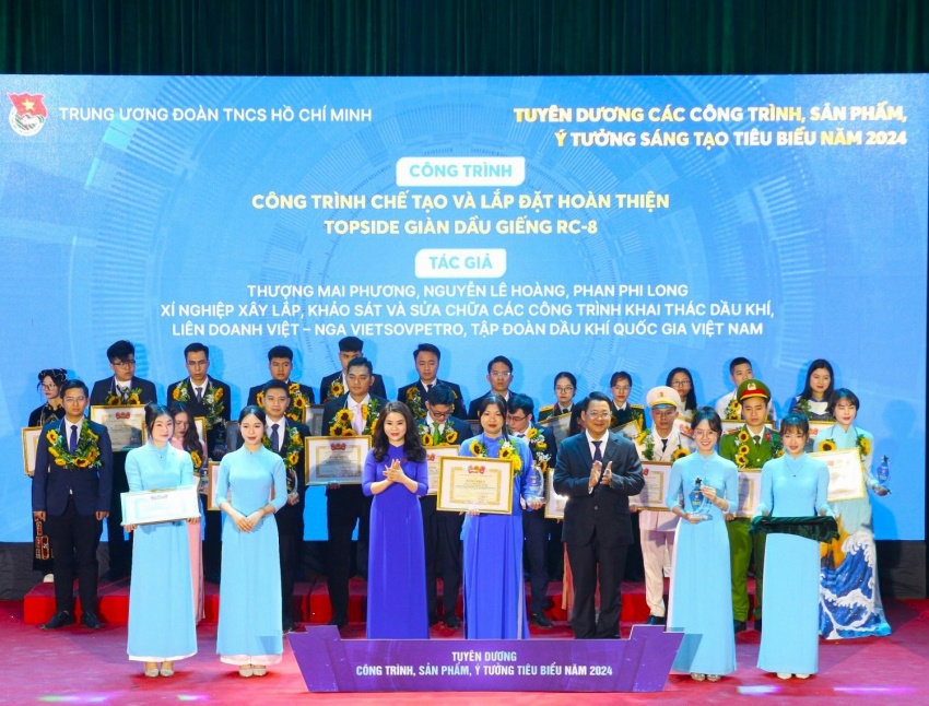 Khát vọng tuổi trẻ Vietsovpetro: Đoàn kết - Tiên phong - Sáng tạo - Phát triển Khát vọng tuổi trẻ Vietsovpetro: Đoàn kết - Tiên phong - Sáng tạo - Phát triển
