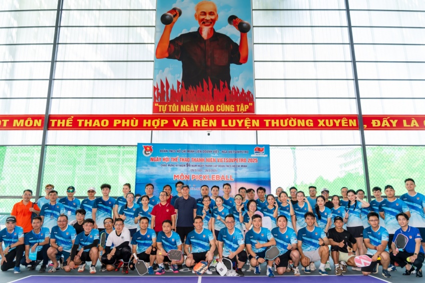 Khát vọng tuổi trẻ Vietsovpetro: Đoàn kết - Tiên phong - Sáng tạo - Phát triển Khát vọng tuổi trẻ Vietsovpetro: Đoàn kết - Tiên phong - Sáng tạo - Phát triển