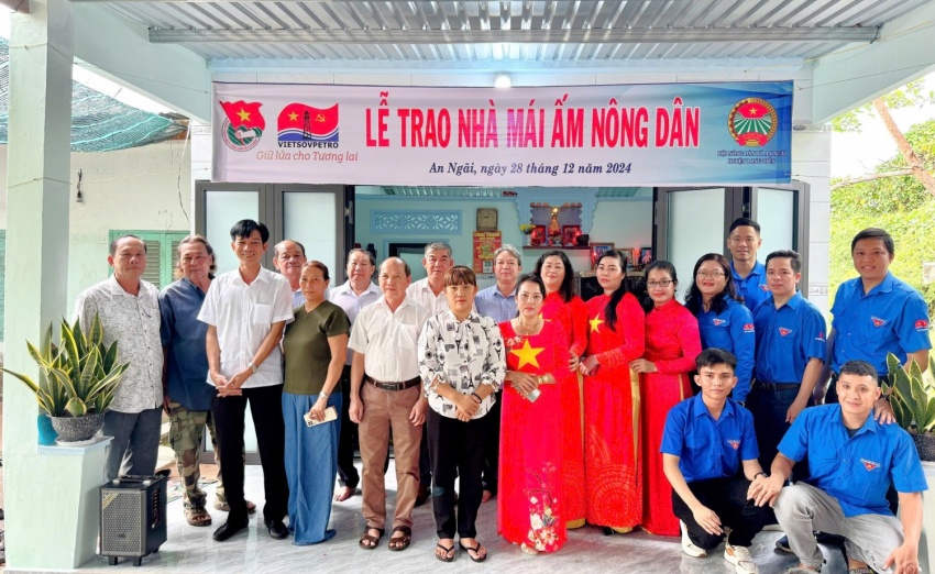 Khát vọng tuổi trẻ Vietsovpetro: Đoàn kết - Tiên phong - Sáng tạo - Phát triển Khát vọng tuổi trẻ Vietsovpetro: Đoàn kết - Tiên phong - Sáng tạo - Phát triển