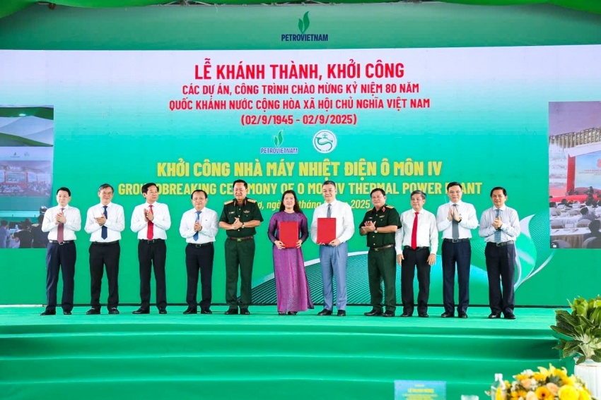 Petrovietnam và UBND Thành phố Cần Thơ ký kết Thỏa thuận hợp tác toàn diện nhằm đáp ứng mục tiêu trong việc hình thành trung tâm năng lượng tích hợp, thúc đẩy công nghiệp hỗ trợ và đào tạo nguồn nhân lực chất lượng cao khu vực đồng bằng sông Cửu Long. Petrovietnam và UBND Thành phố Cần Thơ ký kết Thỏa thuận hợp tác toàn diện nhằm đáp ứng mục tiêu trong việc hình thành trung tâm năng lượng tích hợp, thúc đẩy công nghiệp hỗ trợ và đào tạo nguồn nhân lực chất lượng cao khu vực đồng bằng sông Cửu Long.