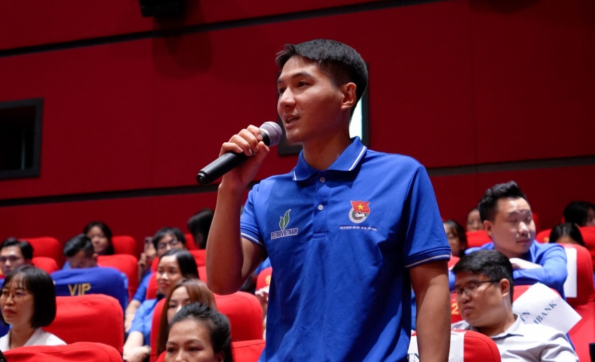 Đoàn Thanh niên Petrovietnam sinh hoạt chính trị qua bộ phim “Mưa đỏ”