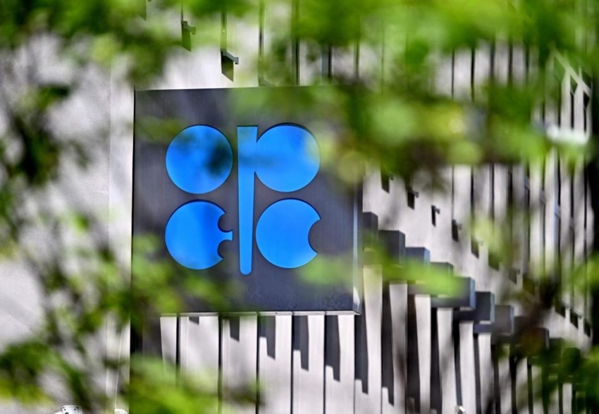 OPEC+ cân nhắc tăng sản lượng trong bối cảnh xuất khẩu đình trệ