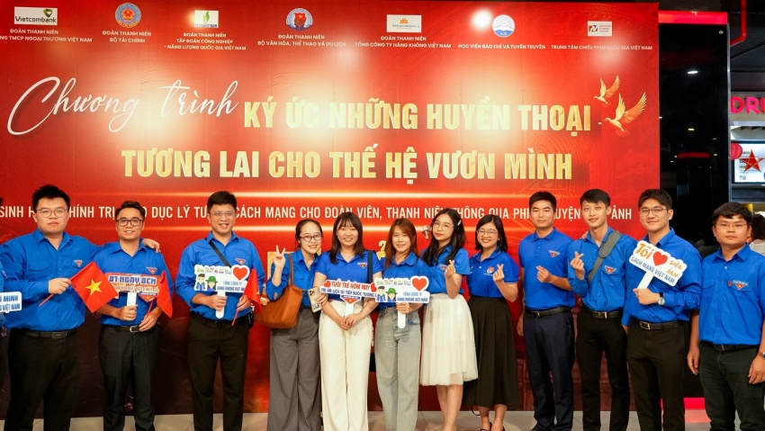 Đoàn Thanh niên Petrovietnam sinh hoạt chính trị qua bộ phim “Mưa đỏ”