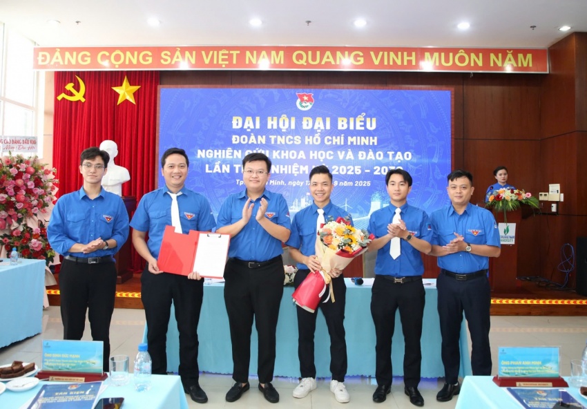 Đoàn Cơ sở NCKH&ĐT tổ chức thành công Đại hội Đại biểu lần thứ I, nhiệm kỳ 2025-2030 Đoàn cơ sở NCKH&ĐT tổ chức thành công Đại hội đại biểu lần thứ I, nhiệm kỳ 2025-2030