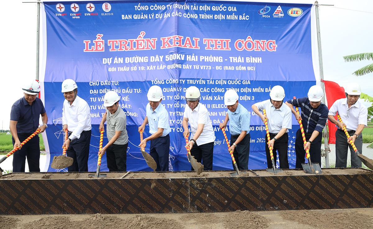EVNNPT đảm bảo truyền tải điện an toàn, liên tục, ổn định hơn 171, 5 tỷ kWh điện trong 8 tháng năm 2025
