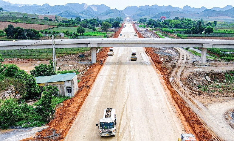 Thủ tướng yêu cầu đẩy nhanh tiến độ các công trình trọng điểm quốc gia