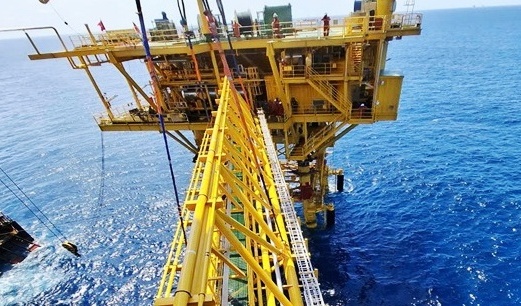 Lắp đặt thành công Khối thượng tầng giàn BK-24, mỏ Bạch Hổ