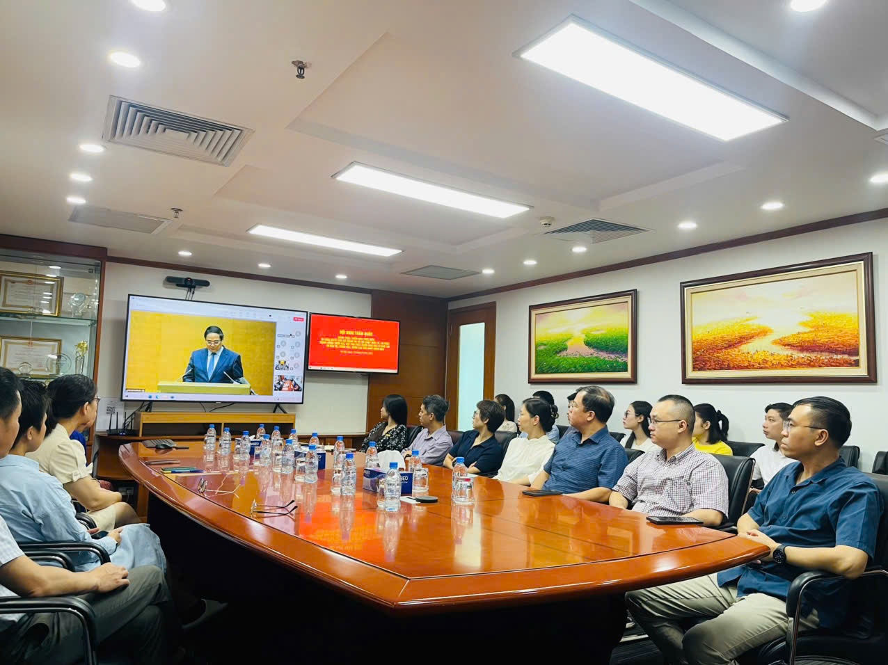 Gần 8.000 đảng viên Petrovietnam tham dự quán triệt 4 Nghị quyết quan trọng của Bộ Chính trị Gần 8.000 đảng viên Petrovietnam tham dự quán triệt 4 Nghị quyết quan trọng của Bộ Chính trị