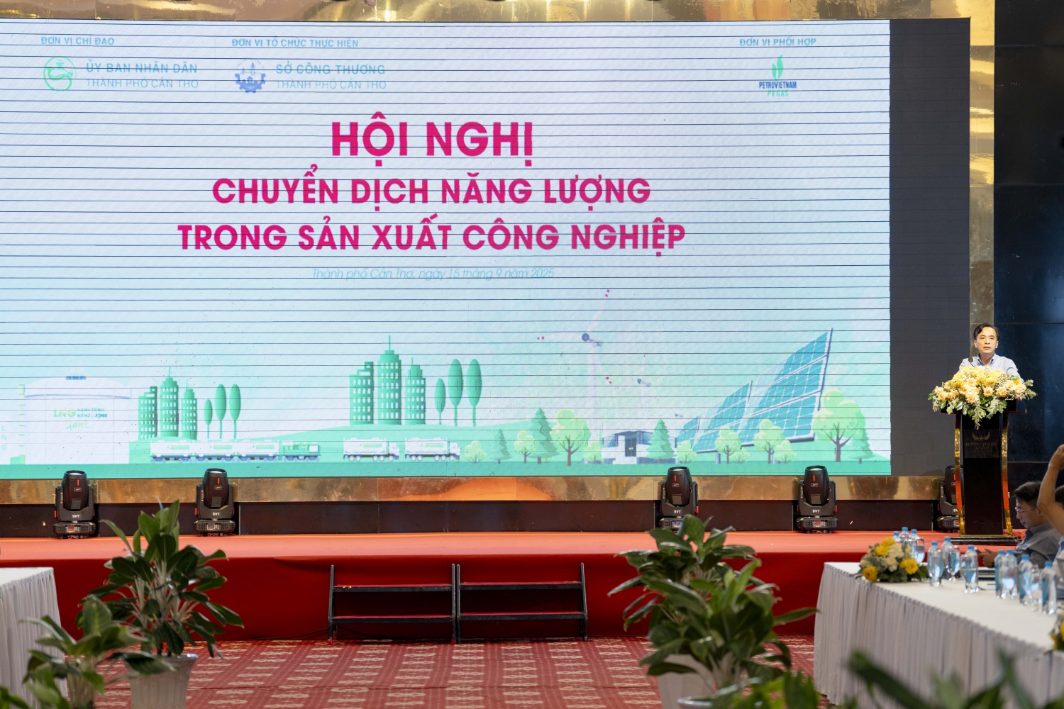 Ông Huỳnh Quang Hải – Phó Tổng Giám đốc PV GAS phát biểu tại Hội nghị Ông Huỳnh Quang Hải – Phó Tổng Giám đốc PV GAS phát biểu tại Hội nghị