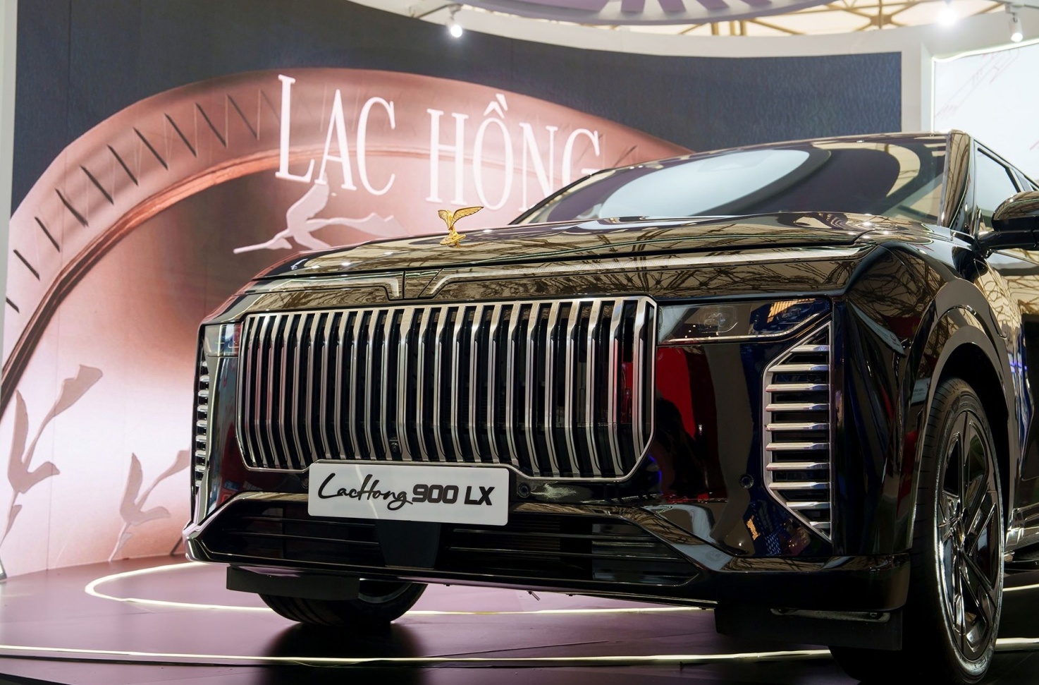 Những chi tiết xa xỉ bậc nhất trên Lạc Hồng 900 LX