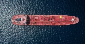 Giá cước tàu chở dầu tăng vọt lên mức cao nhất trong gần 3 năm