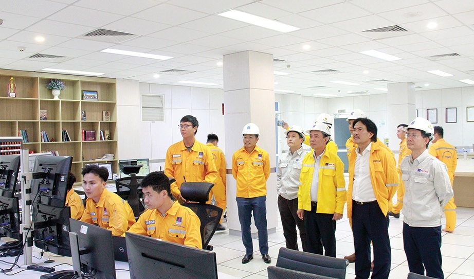 50 năm Petrovietnam giữ lửa khát vọng tìm dầu để làm giàu cho Tổ quốc