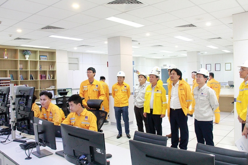 50 năm Petrovietnam giữ lửa khát vọng tìm dầu để làm giàu cho Tổ quốc 50 năm Petrovietnam giữ lửa khát vọng tìm dầu để làm giàu cho Tổ quốc