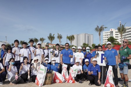 Hơn 600 tình nguyện viên tham gia làm sạch bờ biển Vũng Tàu