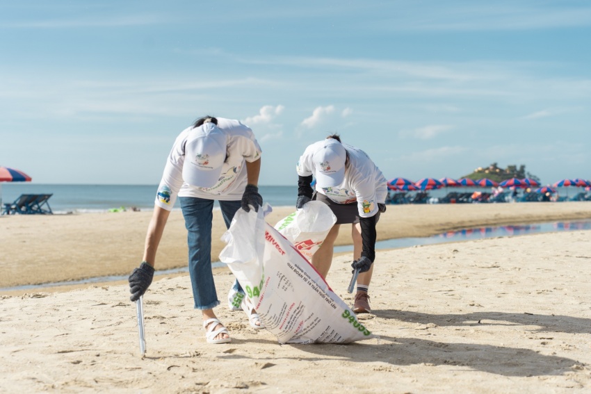 Hơn 600 tình nguyện viên tham gia làm sạch bờ biển Vũng Tàu