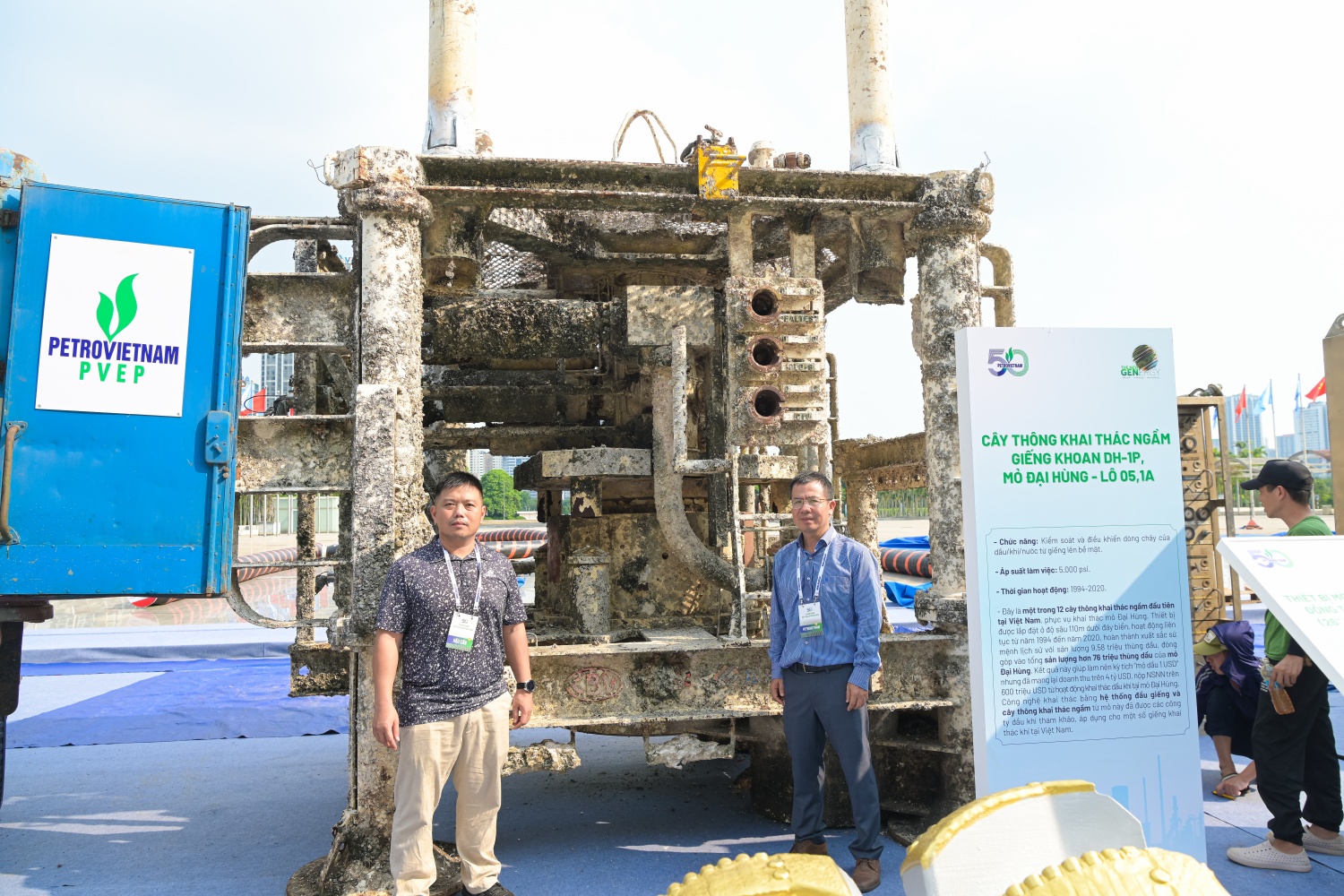 Người lao động Petrovietnam chuẩn bị cho Triển lãm Thành tựu KHCN, kỷ niệm 50 năm thành lập Tập đoàn Người lao động Petrovietnam chuẩn bị cho Triển lãm Thành tựu KHCN, kỷ niệm 50 năm thành lập Tập đoàn