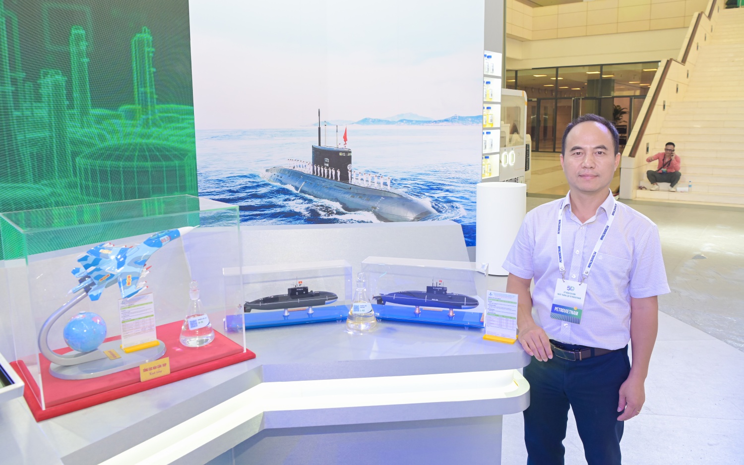 Người lao động Petrovietnam chuẩn bị cho Triển lãm Thành tựu KHCN, kỷ niệm 50 năm thành lập Tập đoàn Người lao động Petrovietnam chuẩn bị cho Triển lãm Thành tựu KHCN, kỷ niệm 50 năm thành lập Tập đoàn