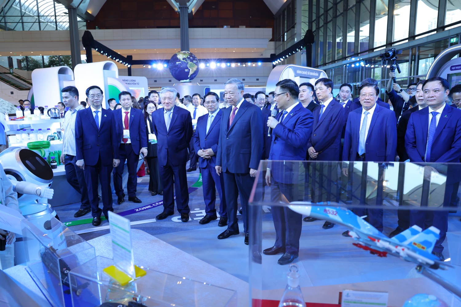 Khai mạc Triển lãm Khoa học – Công nghệ, lan tỏa tinh hoa trí tuệ Petrovietnam