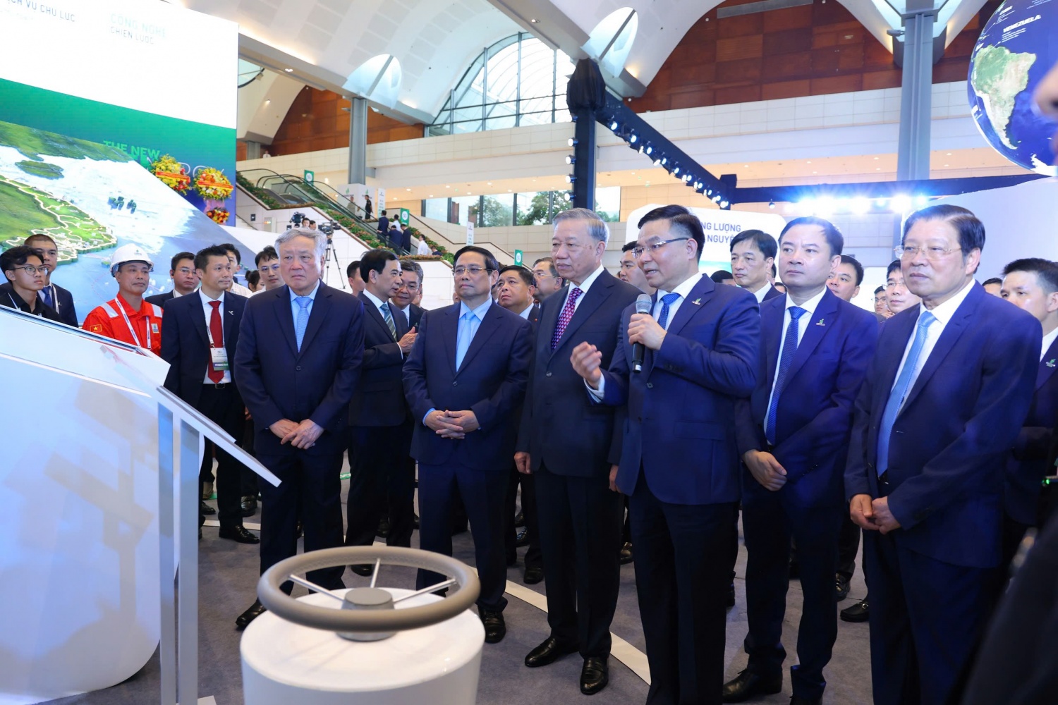 Tổng Bí thư Tô Lâm dự Lễ kỷ niệm 50 năm thành lập Petrovietnam