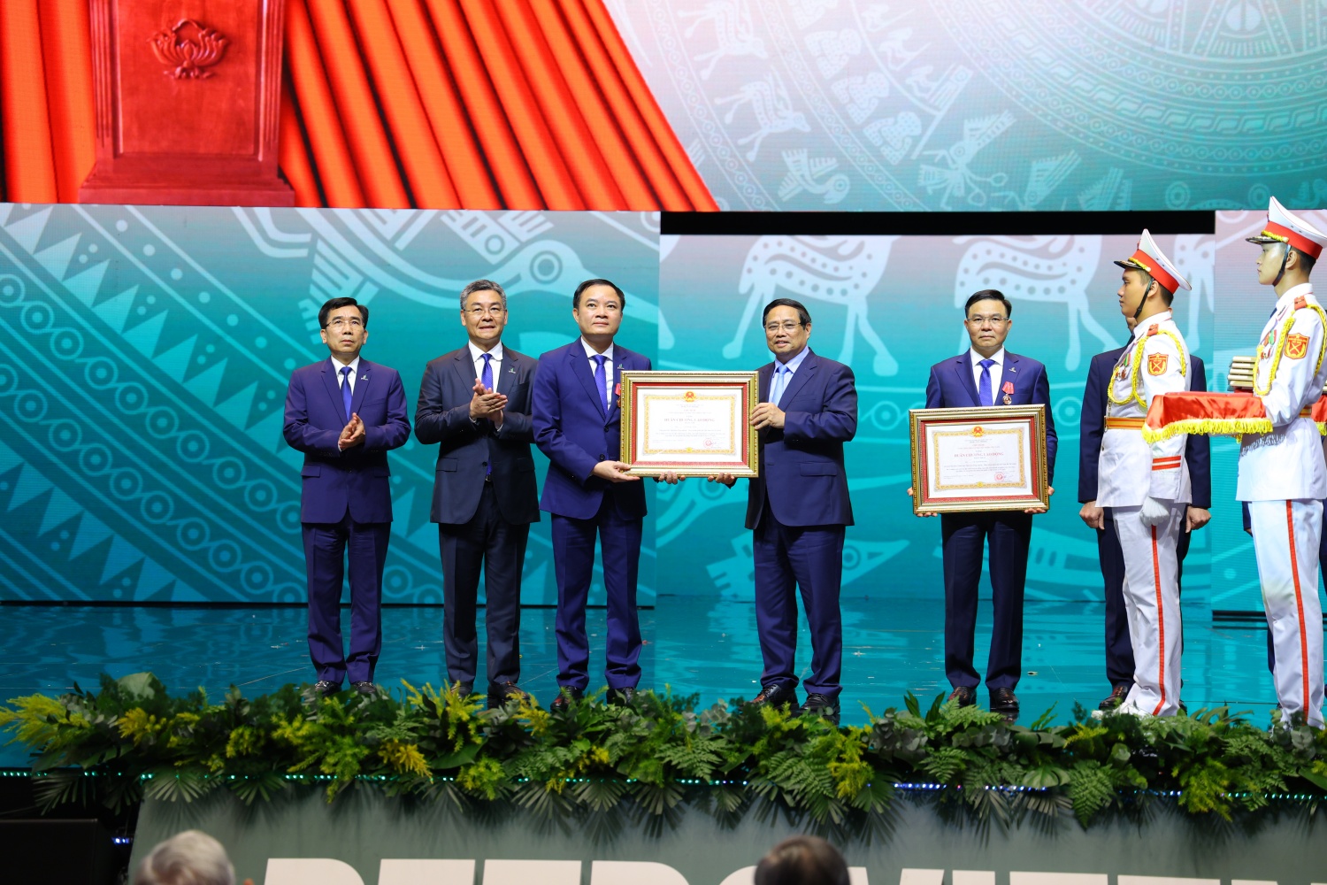 [Chùm ảnh] Tổng Bí thư Tô Lâm dự Lễ kỷ niệm 50 năm thành lập Petrovietnam