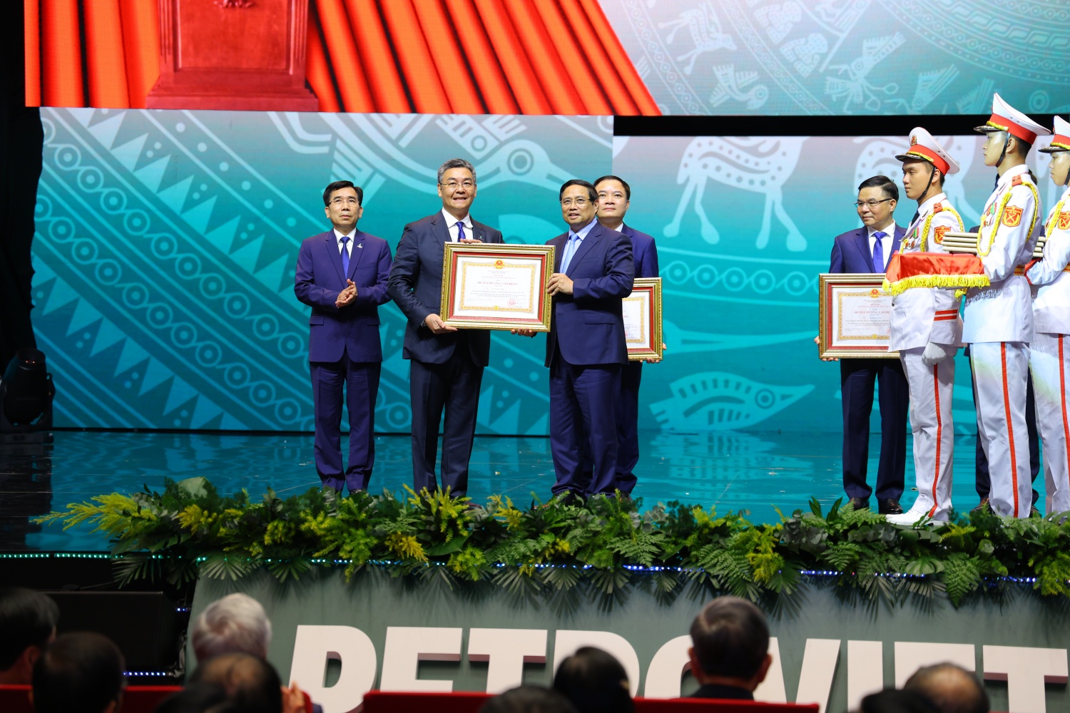 [Chùm ảnh] Tổng Bí thư Tô Lâm dự Lễ kỷ niệm 50 năm thành lập Petrovietnam