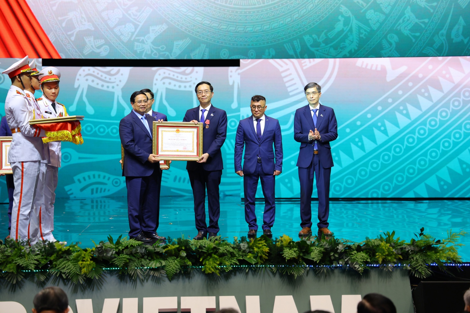 [Chùm ảnh] Tổng Bí thư Tô Lâm dự Lễ kỷ niệm 50 năm thành lập Petrovietnam