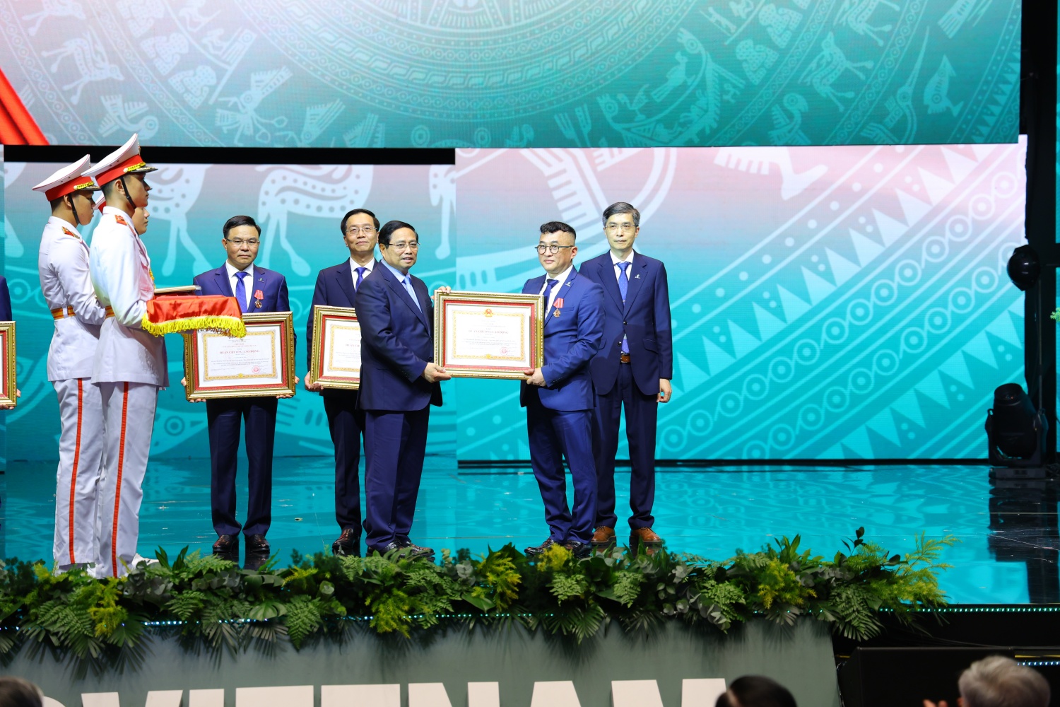 [Chùm ảnh] Tổng Bí thư Tô Lâm dự Lễ kỷ niệm 50 năm thành lập Petrovietnam