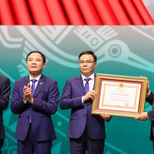 Tiếp lửa tự hào, phấn đấu hoàn thành xuất sắc nhiệm vụ SXKD cả năm 2025 Tiếp lửa tự hào, phấn đấu hoàn thành xuất sắc nhiệm vụ SXKD cả năm 2025