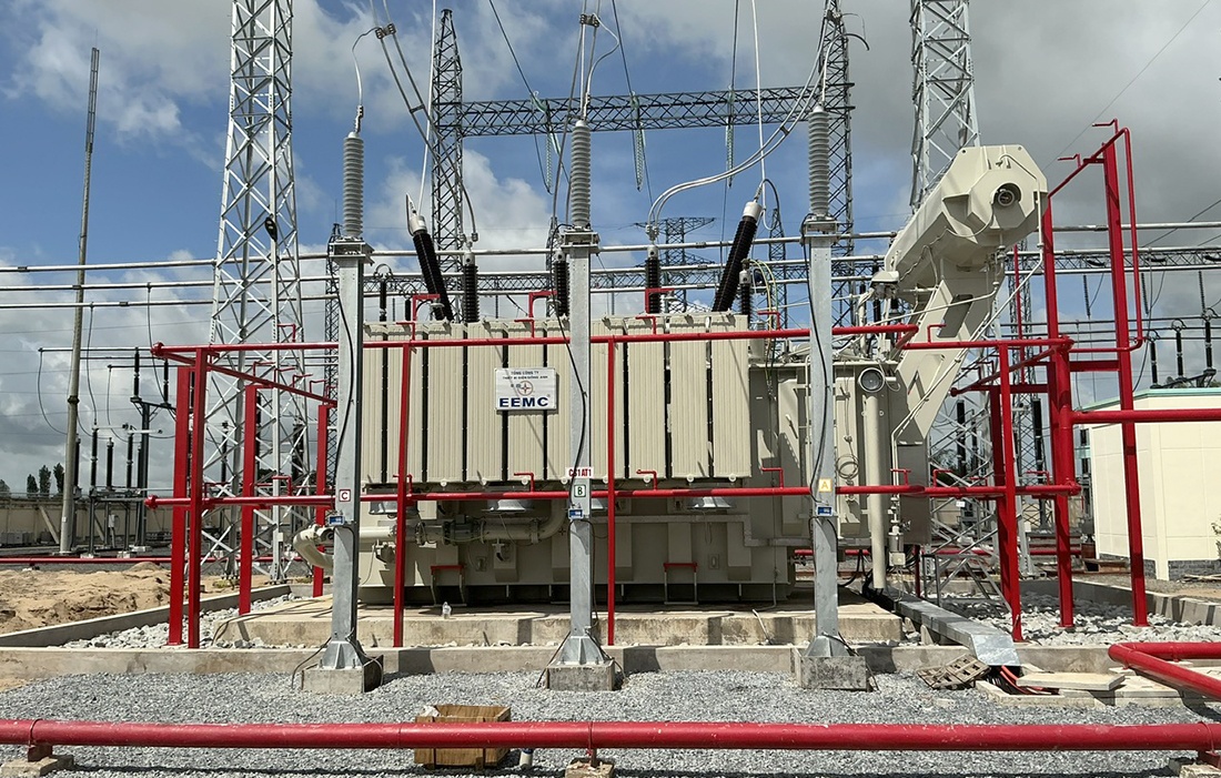 Đóng điện Dự án Lắp máy 2 Trạm biến áp 220kV Long Xuyên