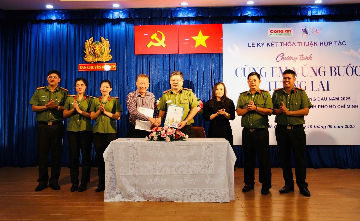 Sau Hà Nội, Tân Hiệp Phát tiếp tục bảo trợ con em cán bộ chiến sĩ công an có hoàn cảnh khó khăn tại TP HCM Sau Hà Nội, Tân Hiệp Phát tiếp tục bảo trợ con em cán bộ chiến sĩ công an có hoàn cảnh khó khăn tại TP HCM