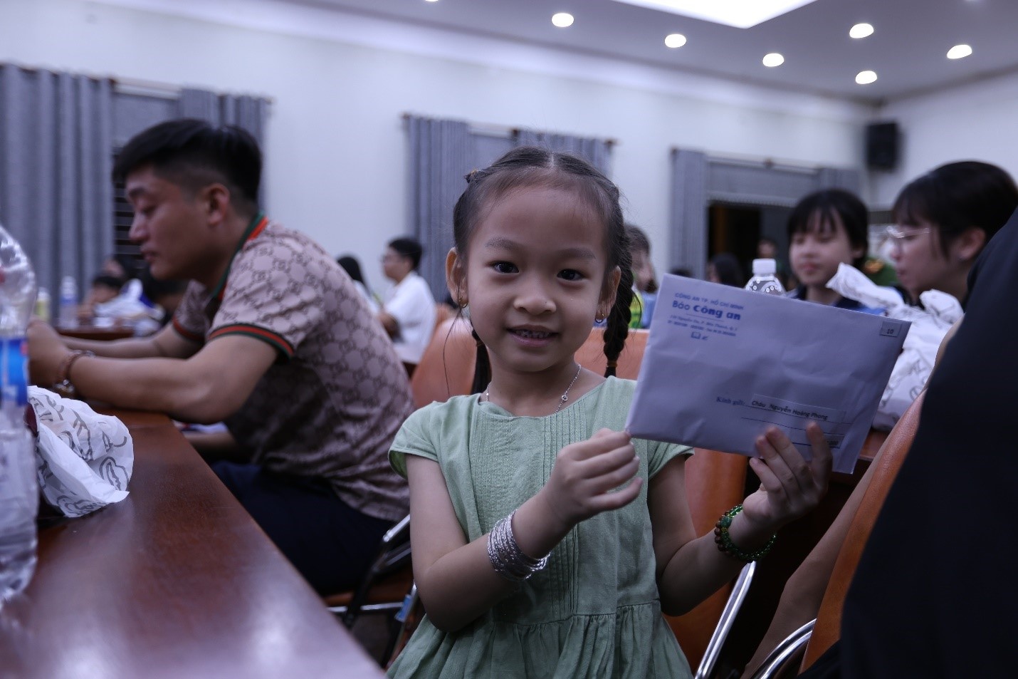 Sau Hà Nội, Tân Hiệp Phát tiếp tục bảo trợ con em cán bộ chiến sĩ công an có hoàn cảnh khó khăn tại TP HCM Sau Hà Nội, Tân Hiệp Phát tiếp tục bảo trợ con em cán bộ chiến sĩ công an có hoàn cảnh khó khăn tại TP HCM