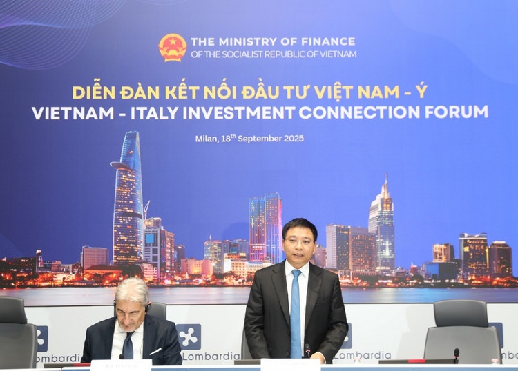 Thúc đẩy hợp tác tài chính, đầu tư tại Anh và Italia