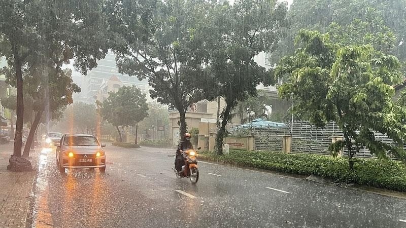 Siêu bão Ragasa liên tục giảm cấp, miền Bắc bắt đầu mưa lớn từ đêm nay