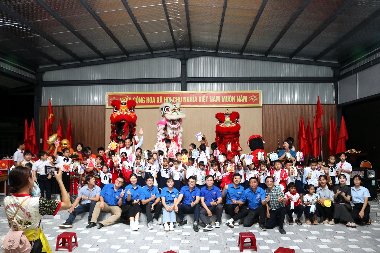 Đoàn Thanh niên POS trao tặng nhà ăn bán trú cho trường tiểu học vùng cao