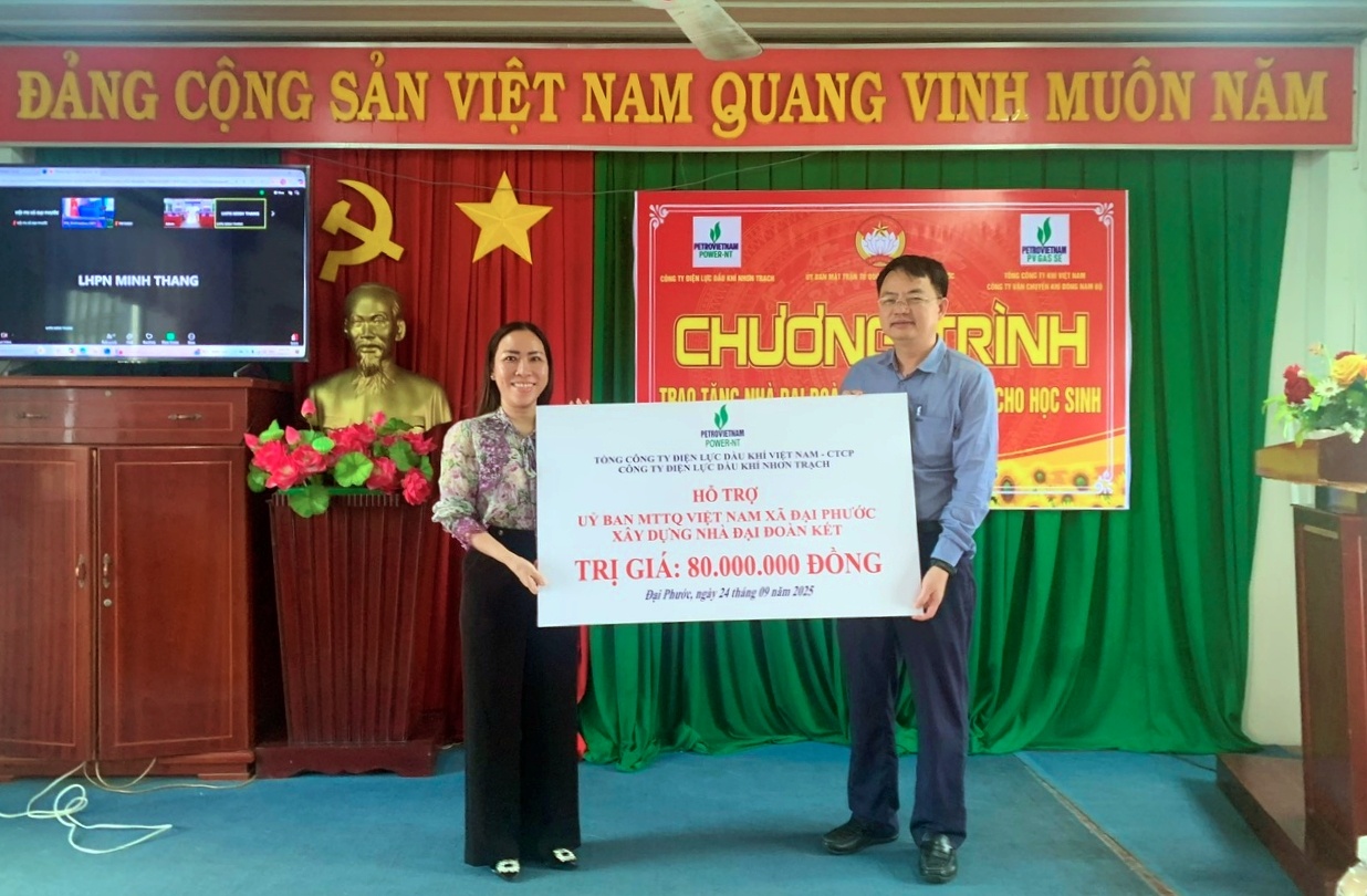 PV Power NT và PV GAS SE trao tặng Nhà đại đoàn kết và học bổng tại Đồng Nai PV Power NT và PV GAS SE trao tặng Nhà đại đoàn kết và học bổng tại Đồng Nai