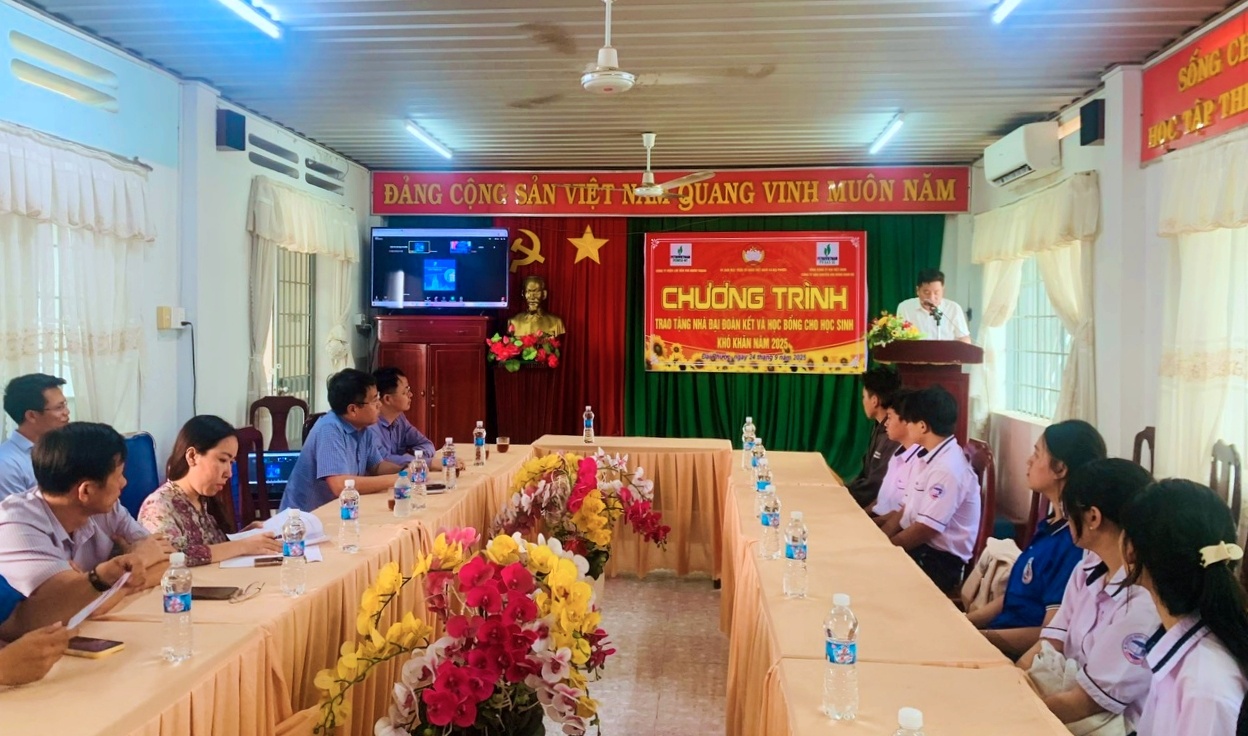 PV Power NT và PV GAS SE trao tặng Nhà đại đoàn kết và học bổng tại Đồng Nai PV Power NT và PV GAS SE trao tặng Nhà đại đoàn kết và học bổng tại Đồng Nai